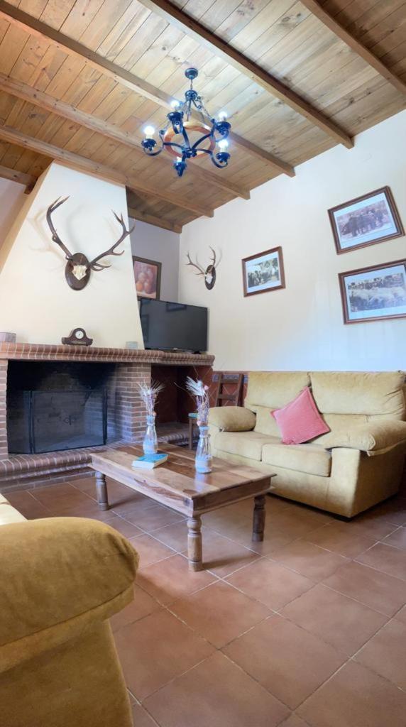 Casa Rural La Dehesilla Касала де ла Сиера Екстериор снимка